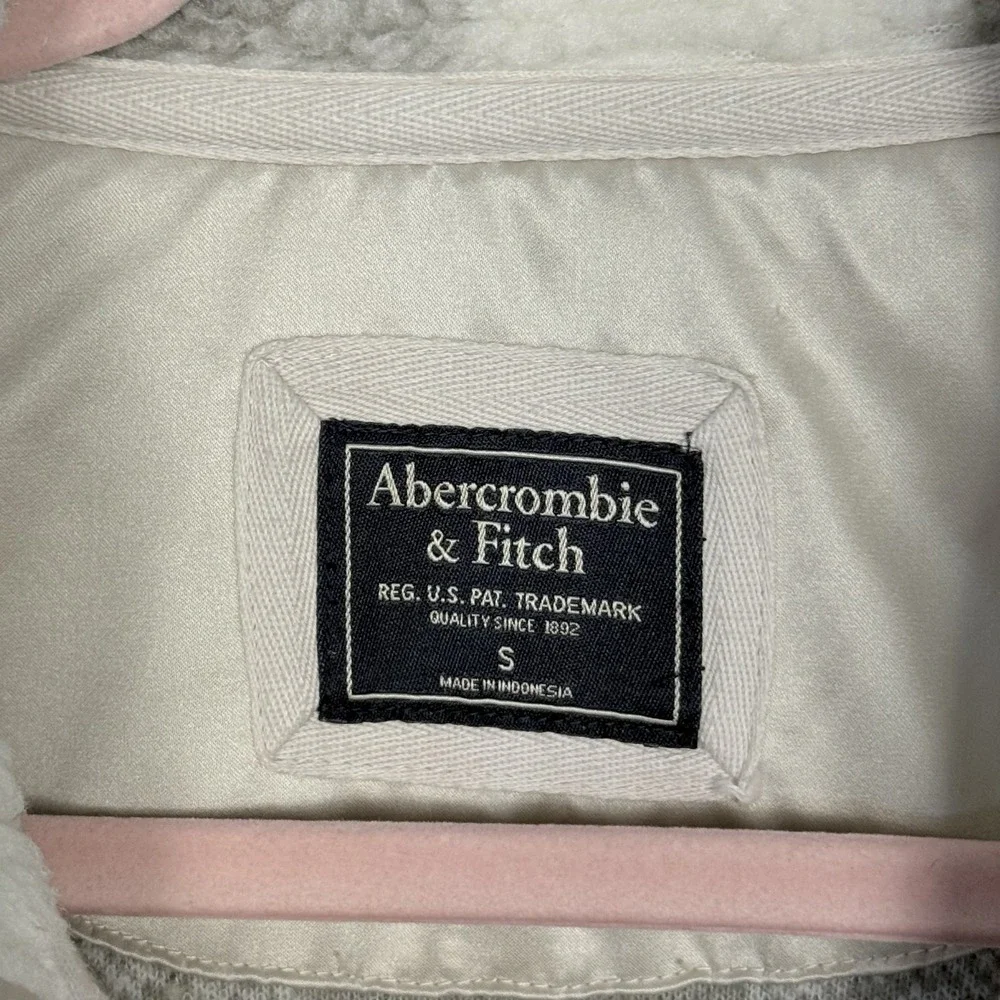 Abercrombie & Fitch Sherpa 1/4 Zip Pullover Womens Small Gray Buffalo Plaid Cozy